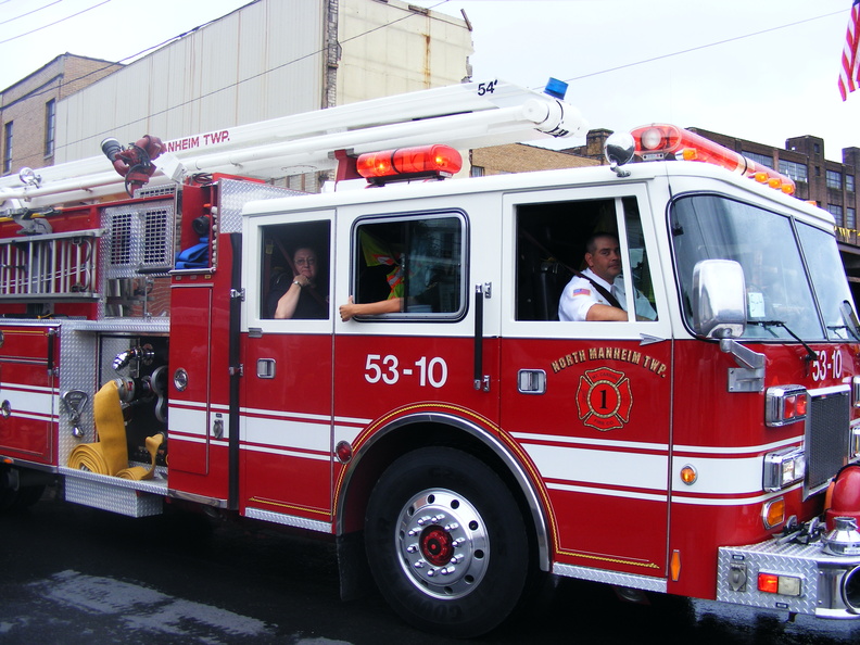 9_11 fire truck paraid 263.JPG